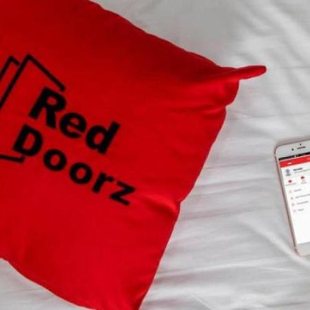Reddoorz @ Wiyung 3 호텔 수라바야 외부 사진