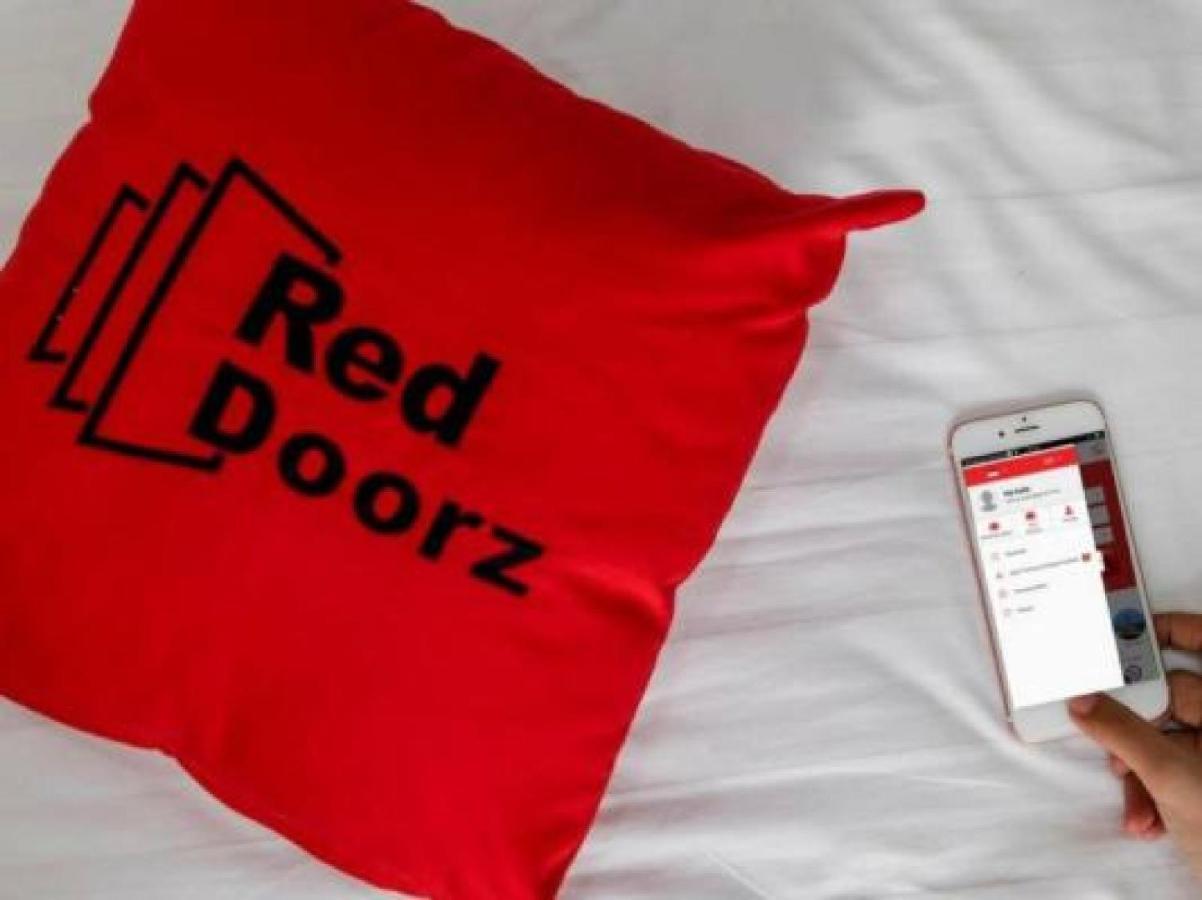 Reddoorz @ Wiyung 3 호텔 수라바야 외부 사진